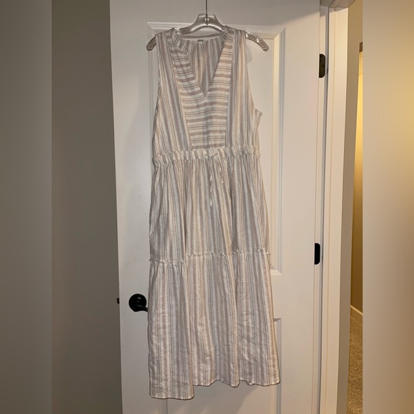 Splendid striped beige and white dress - Picture 1 of 3